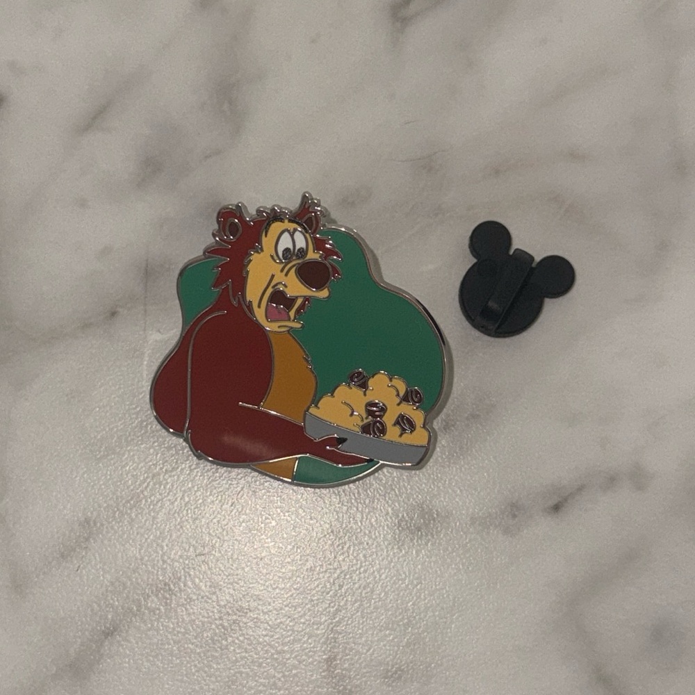 Disney Pin - 2025 Magical Chefs Mystery Pin Collection - HUMPREY BEAR 🐻